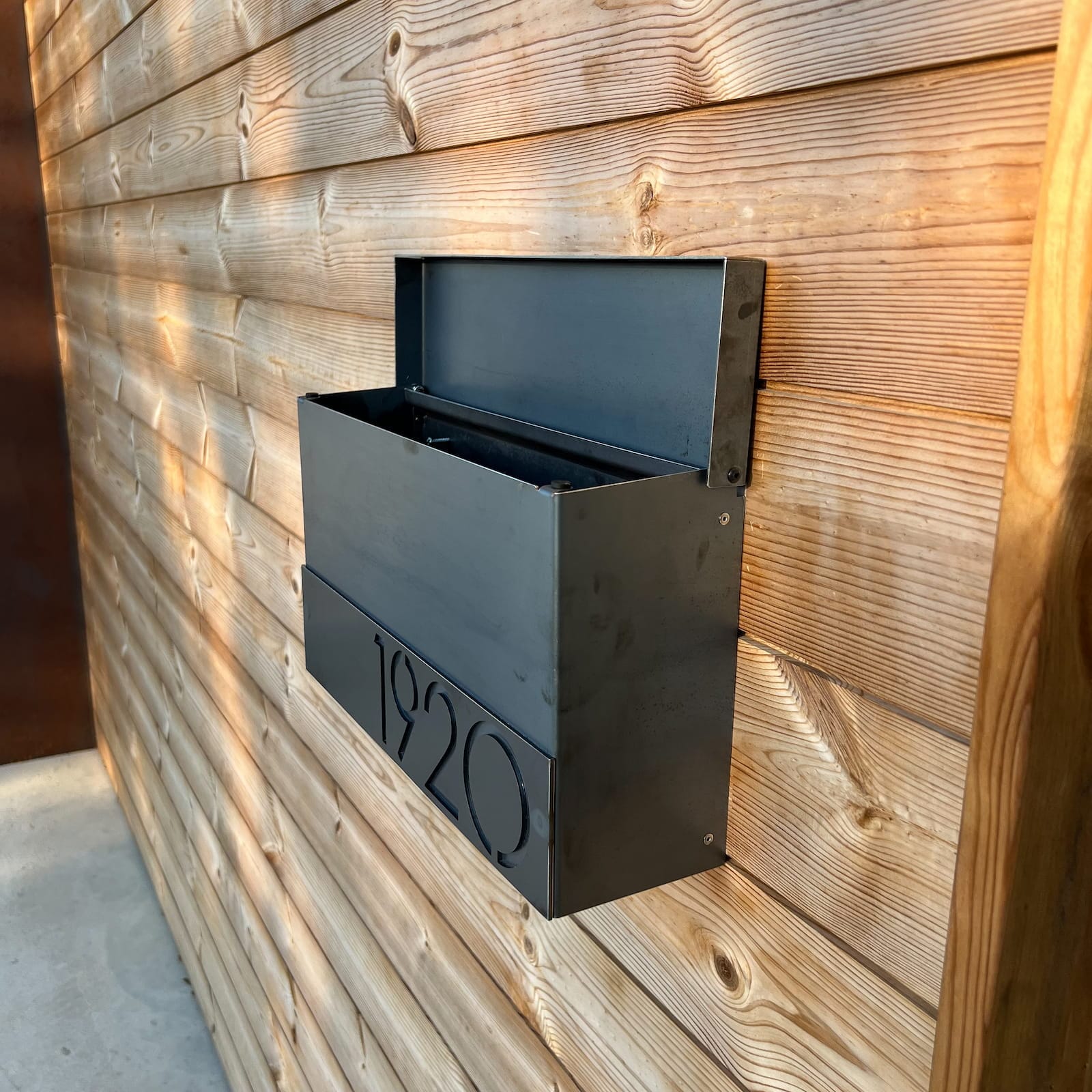Bold MFG & Supply Mailbox Hyde Park Mailbox - Custom