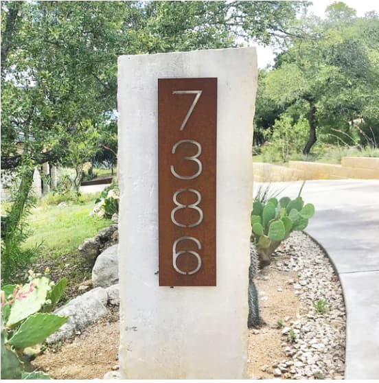 Modern custom house numbers