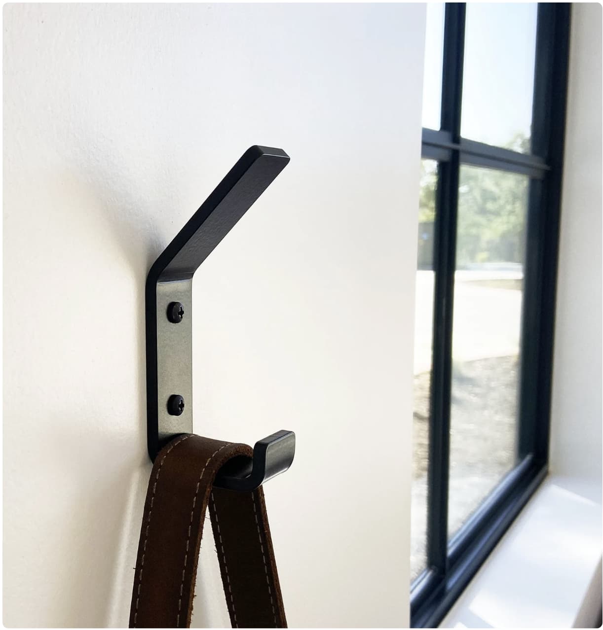 Bold MFG double hook for entry